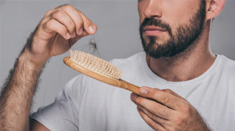 Могут ли из за COVID-19 выпадать волосы?