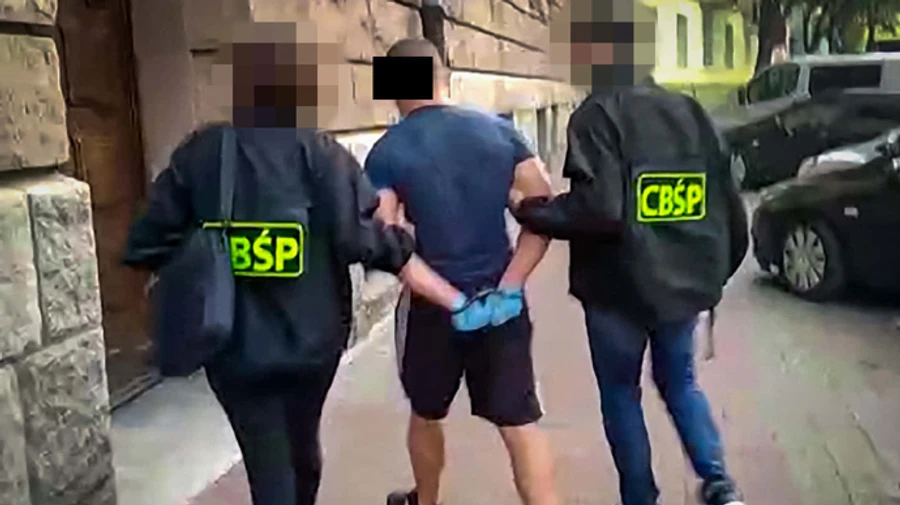 В Польше за незаконное изготовление и продажу сигарет задержали 12 украинцев