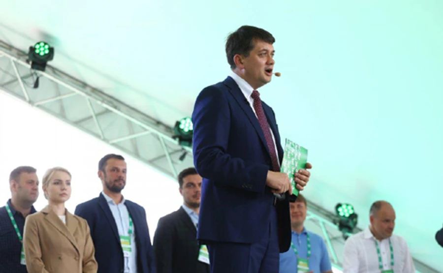 Слуга народа судится с ЦИК из-за своих клонов