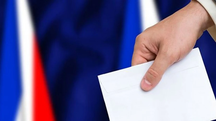 В партии Ле Пен размечтались об абсолютном большинстве в парламенте на фоне политического кризиса