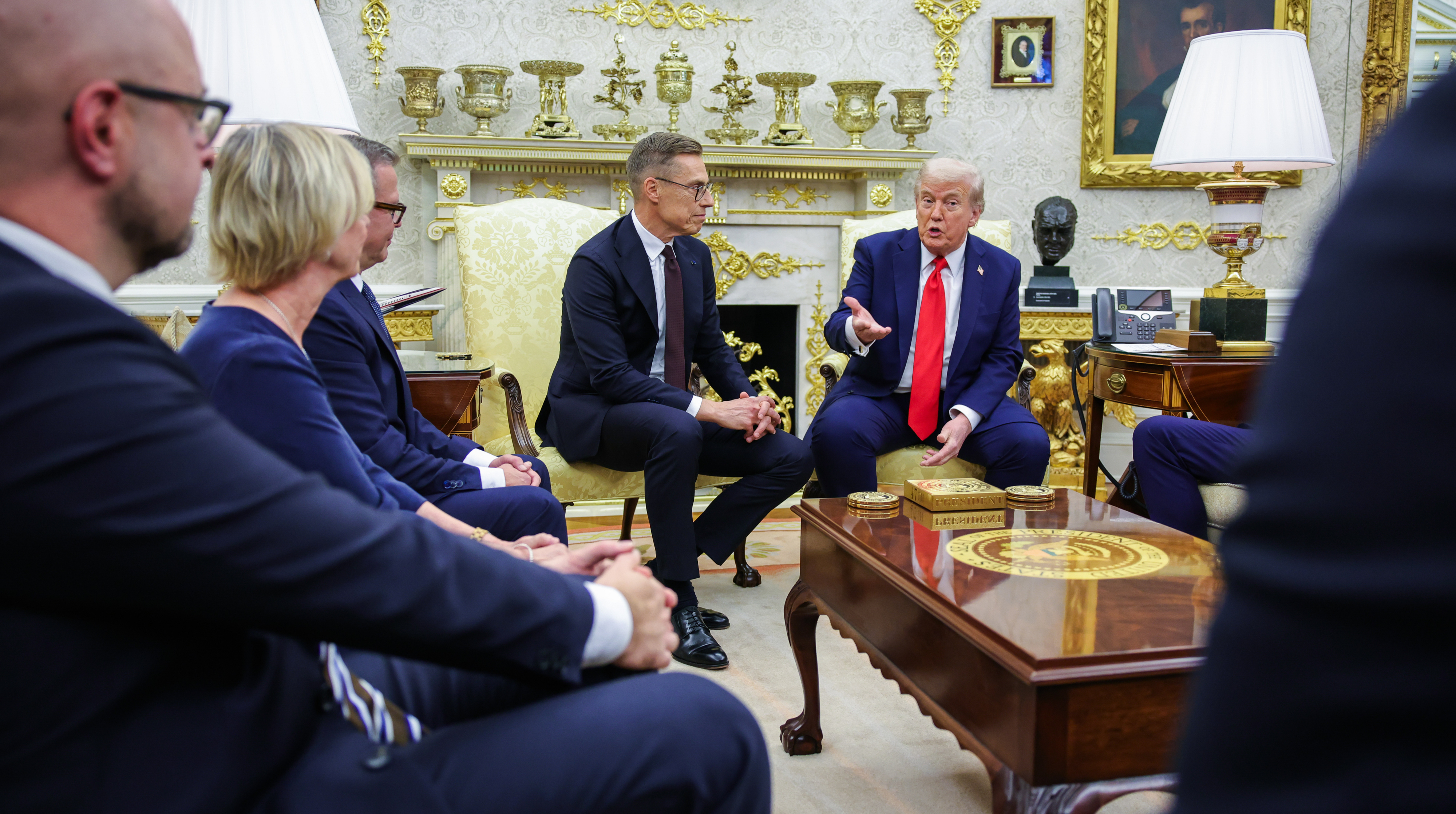 Trump thinks that Russia and Ukraine will soon "reach negotiations" thumbnail