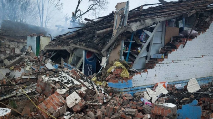 Росіяни скинули авіабомбу на магазин на Сумщині: загинули дві людини, ще двоє поранені