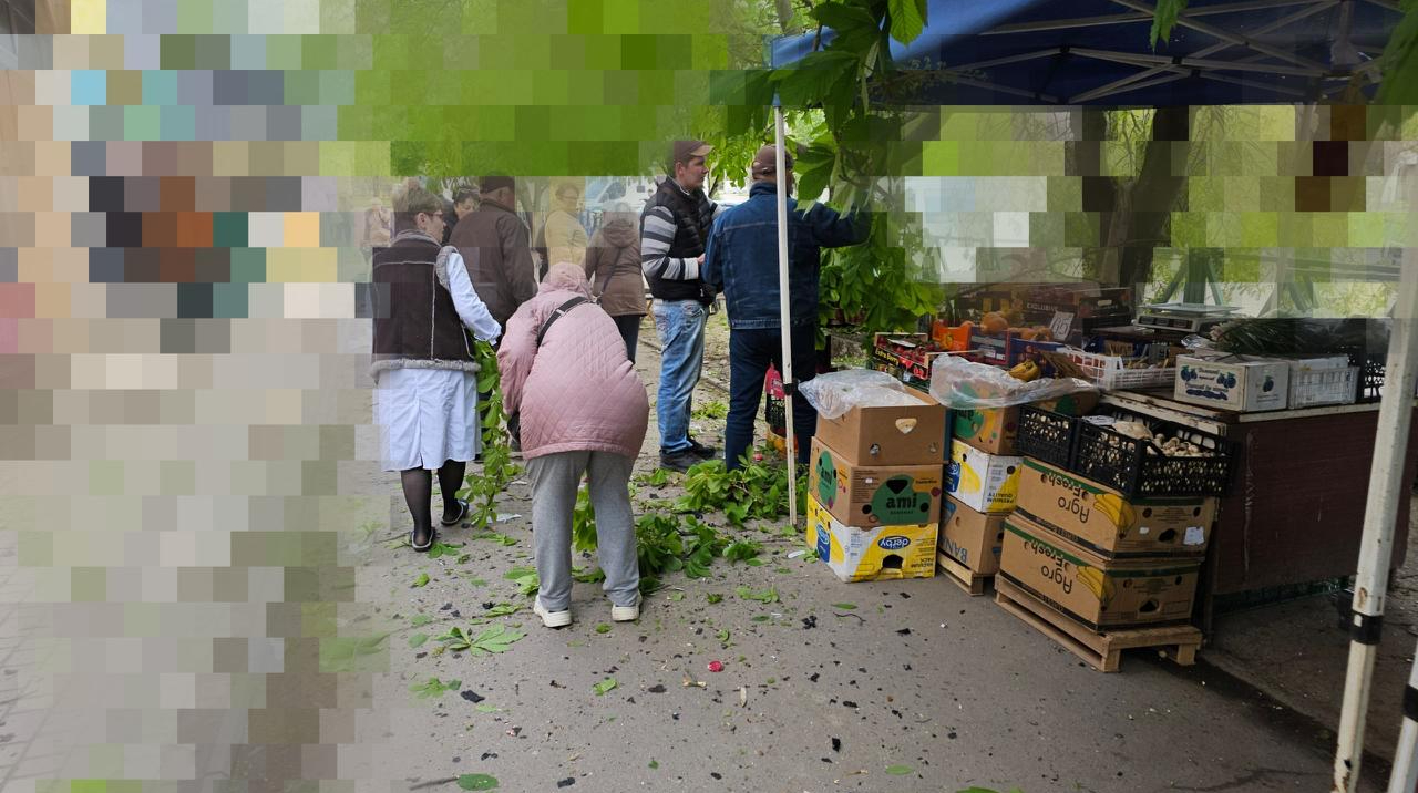 Four injured in Russian drone attack on Kherson – photos