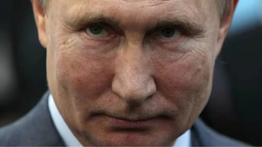 Desperate situation could force Kremlin leader into something risky, Polish foreign minister says