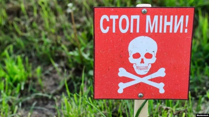 На Харківщині у лікарні помер чоловік, який наїхав на вибухівку
