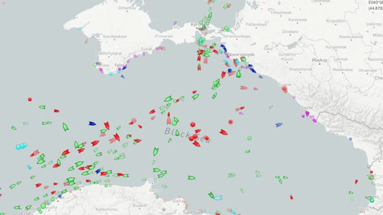 Украина объявила акватории черноморских портов РФ зоной военной угрозы