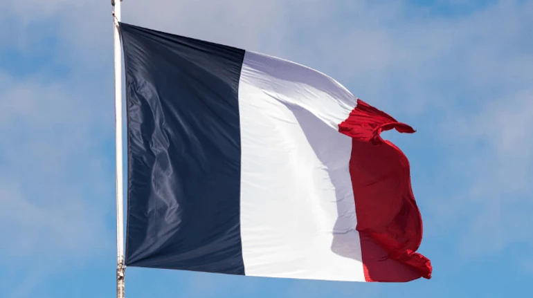 Франция поддержала отключение России от SWIFT