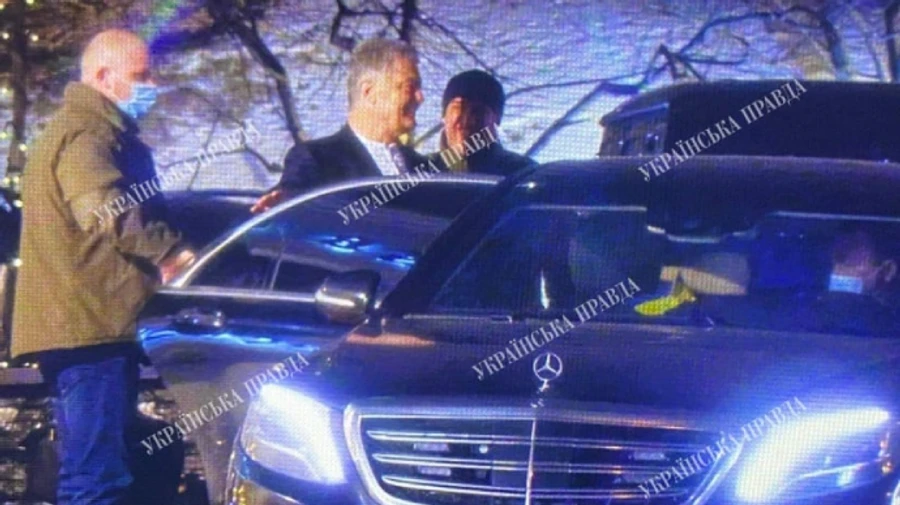Порошенко після суду святкує у столичному ресторані