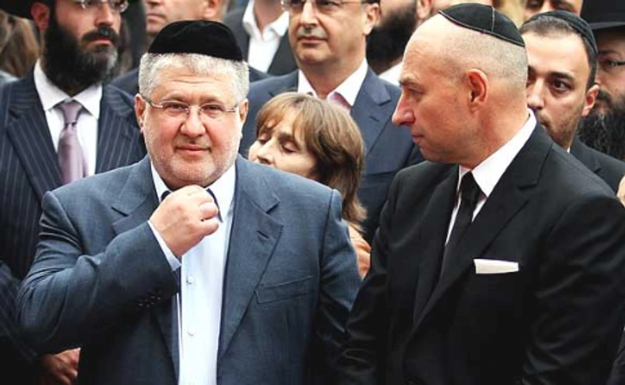 СМИ: Коломойский и Григоришин получили паспорта Кипра 