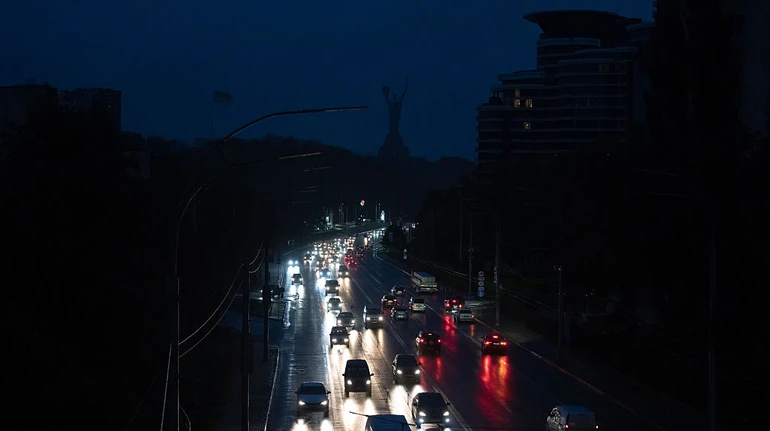 В Україні 25 лютого в більшості регіонів діятимуть графіки відключень світла