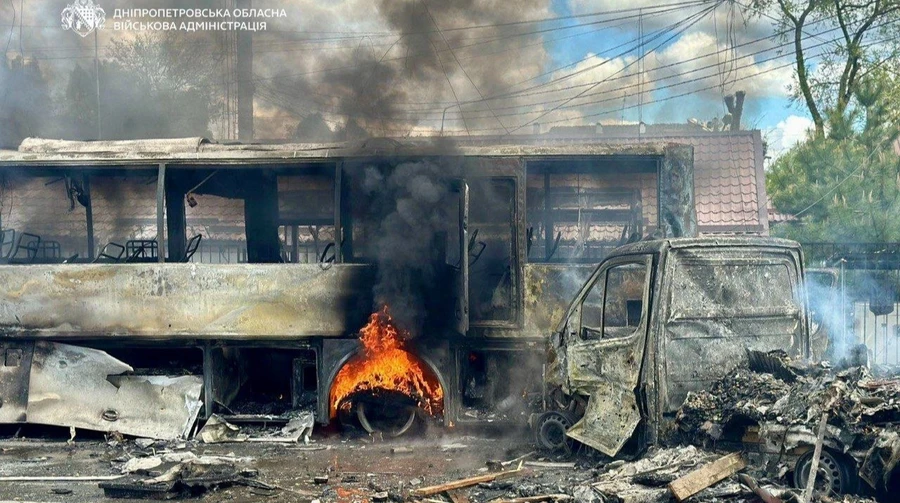 Russians hit Dnipro and Chernihiv this morning: one killed, three injured