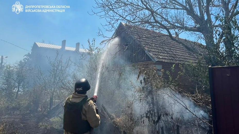 На Нікопольщині через атаки РФ четверо поранених, жінка у важкому стані