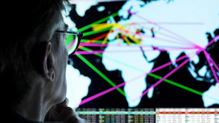 Населення Землі швидко старіє, не вистачає працівників. Чи готова до цього світова економіка і що чекає на Україну?