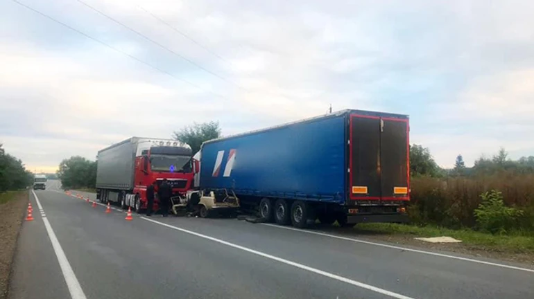 У Коломиї 4 загиблих у ДТП: фура стала на зустрічну смугу