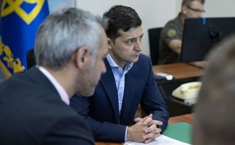 Зеленський про катастрофу літака МАУ: Маємо відпрацювати всі версії