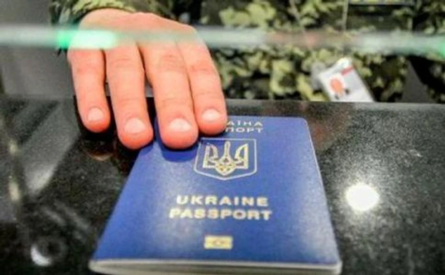 Українці з 1 березня їздитимуть у Росію по закордонних паспортах