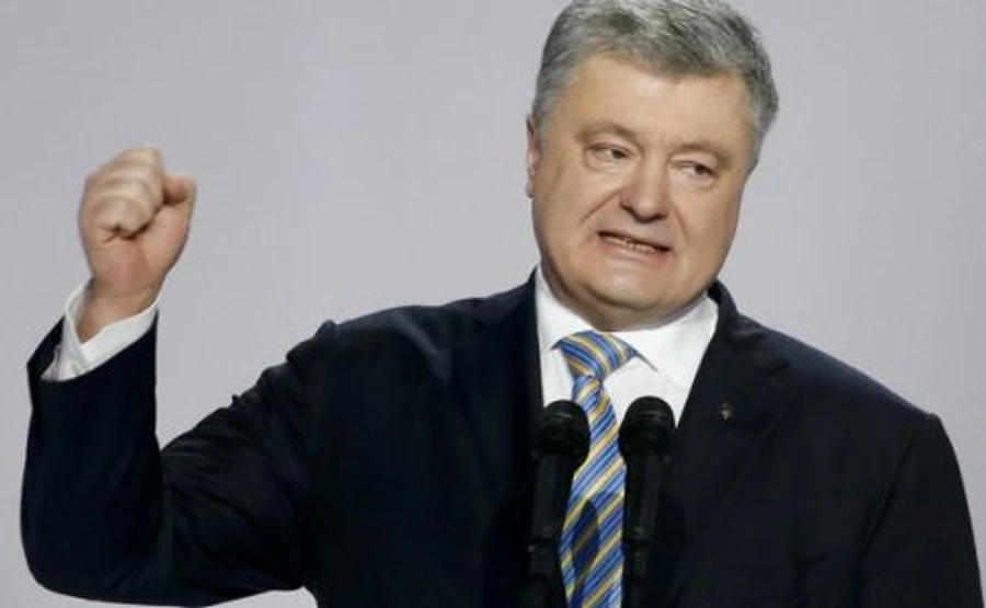 Порошенко отреагировал на скандал вокруг хищений в оборонке