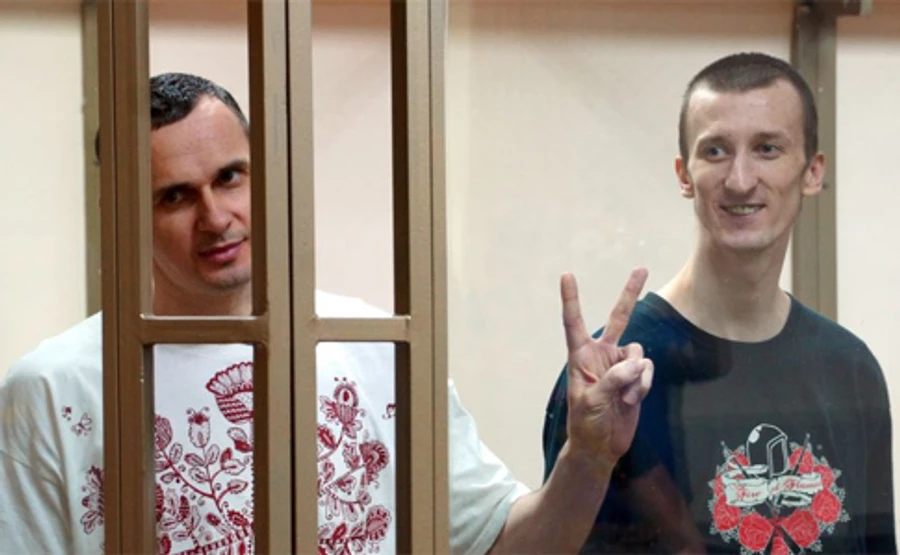 Путин поручил проработать вопрос помилования Сенцова и Кольченко