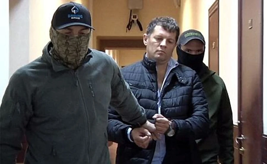 Адвокат намагається пробитися до Сущенка в СІЗО