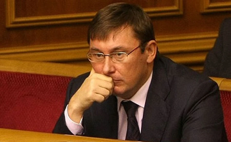 У Рады есть неделя на новый Кабмин, иначе возможен роспуск - Луценко