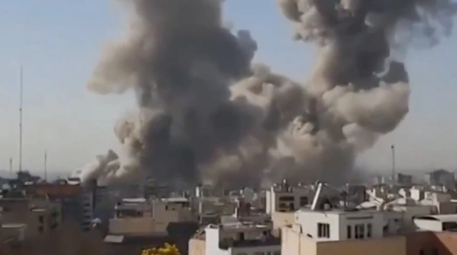 200 винищувачів та 30 авіабомб по резиденції Хаменеї: WSJ розкрив деталі атаки на лідерів Ірану