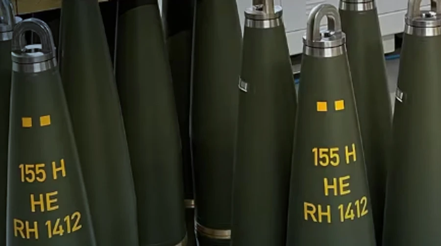 Rheinmetall entrega primeiro lote de munição de 155 mm para a Ucrânia a partir de nova fábrica