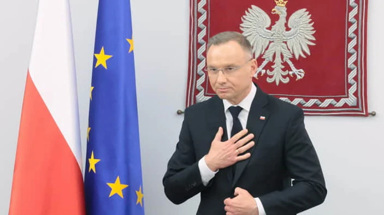 Пенсия или новая партия? Президент Польши готовится к отставке, но сохранит влияние на страну