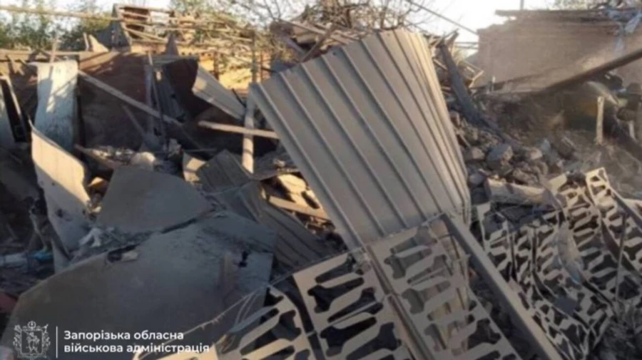 Two injured as eight Russian guided bombs hit Orikhiv in Zaporizhzhia Oblast – photos