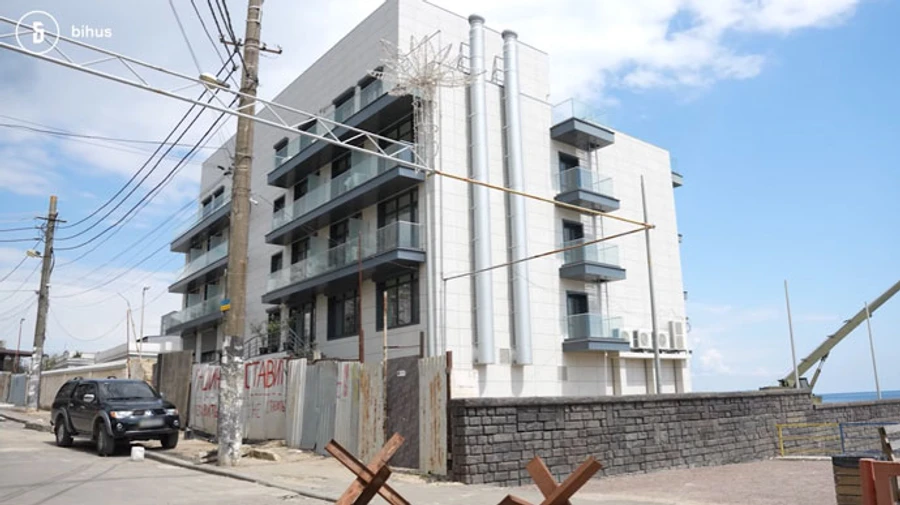 Мать скандального судьи Вовка строит отель на одесском пляже − СМИ 