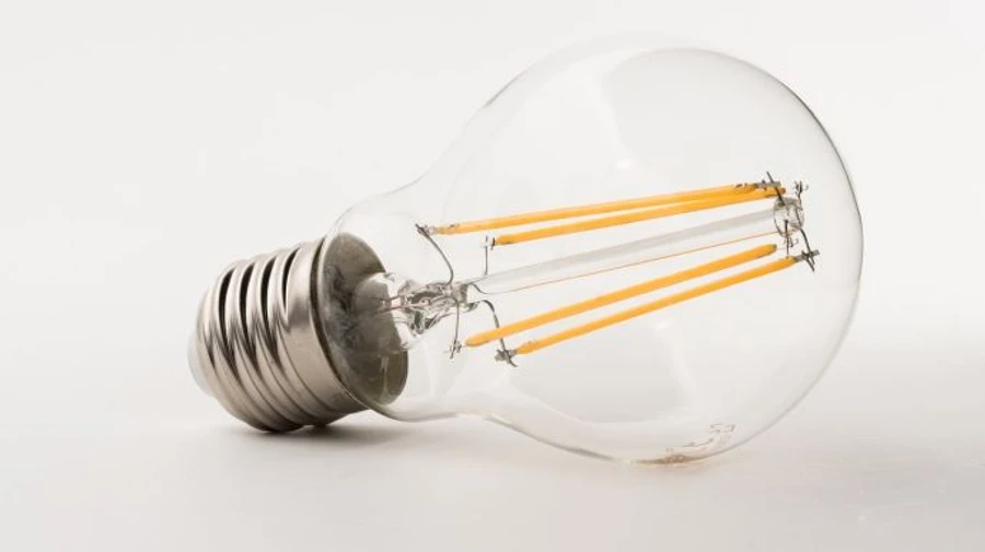 Президент: Украинцы получили более 12 миллионов LED-ламп