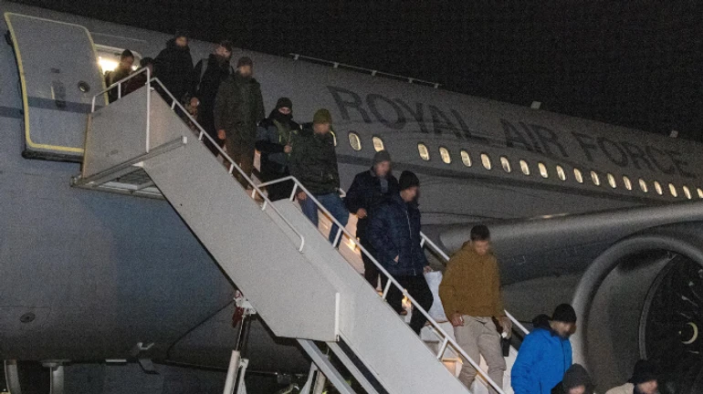 Танкісти з України прибули на навчання в Британію