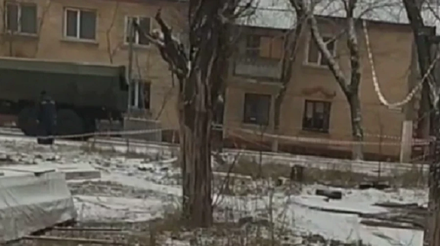 Trucks carrying Russian personnel started arriving in Mariupol