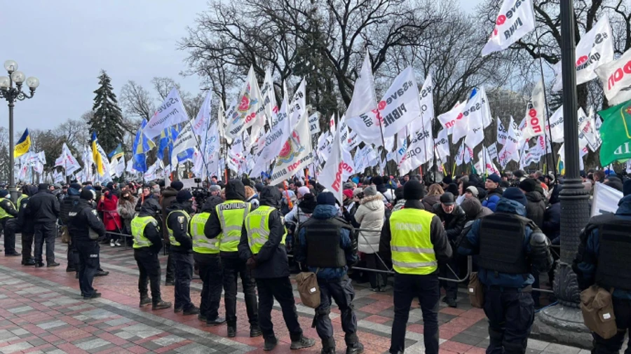 Полиция задержала 5 протестующих SaveФОП под Радой