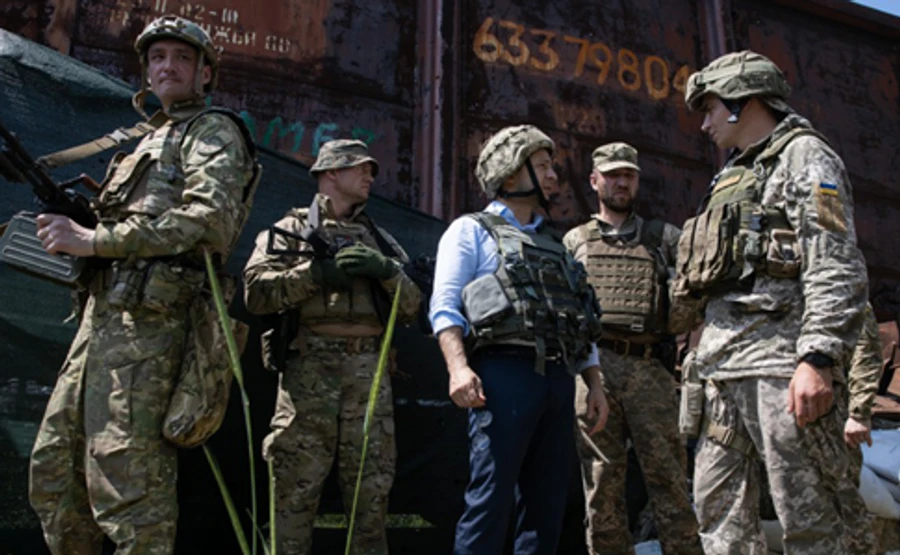 Мы не начинали эту войну: Зеленский тем, кто хочет отменить санкции против РФ