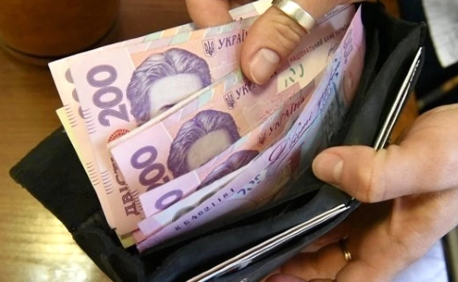 Порошенко хоче підвищити мінімальну зарплату до 4100 гривень