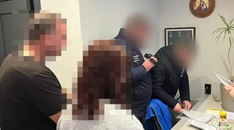 Присвоил 2,7 млн помощи семье погибшей на Азовстали: правоохранителю из Прикарпатья объявили подозрение