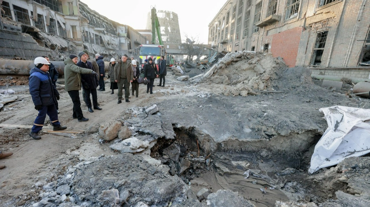 Ukraine's energy minister shows destroyed Kyiv power plant to NATO secretary general – photos