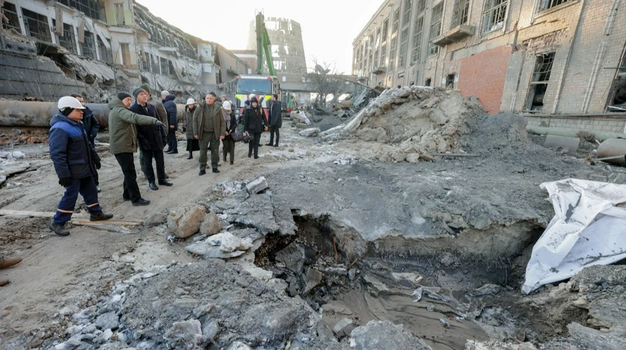 Ukraine's energy minister shows destroyed Kyiv power plant to NATO secretary general – photos