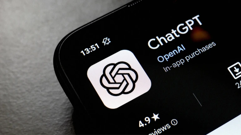 Користувачі масово видаляють ChatGPT після новини про співпрацю OpenAI з Пентагоном