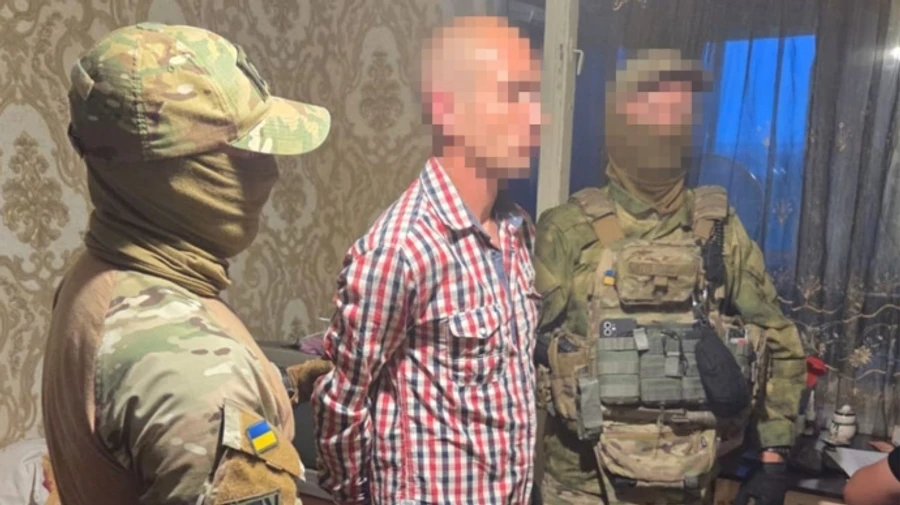 Car bomb targets prosecutor in Dnipro, Russian agents detained – photos