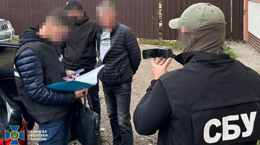 Вивозили в таксі і виводили лісовими стежками: СБУ викрила схему виїзду за кордон ухилянтів