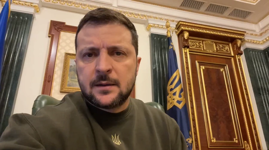 Навчають, лікують, воюють: Зеленський подякував українським жінкам