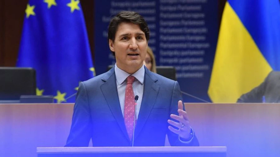 Уряд Канади готує евакуаційні рейси для українських біженців у Європі