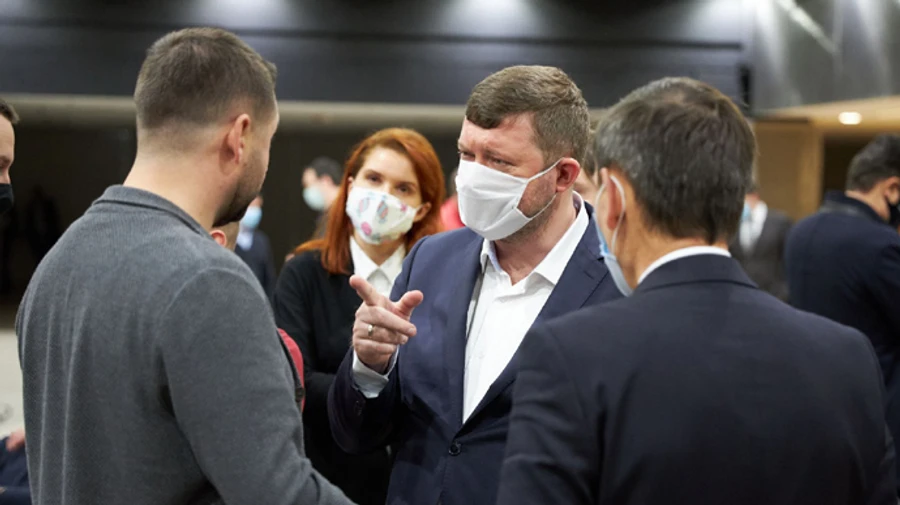 Слуга народу обговорить закони про зброю і розмитнення авто, Вітренка у планах немає