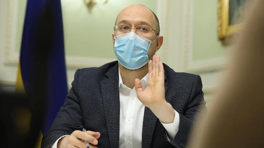 Придбати вакцину і вакцинуватися можна буде за власний кошт – Шмигаль