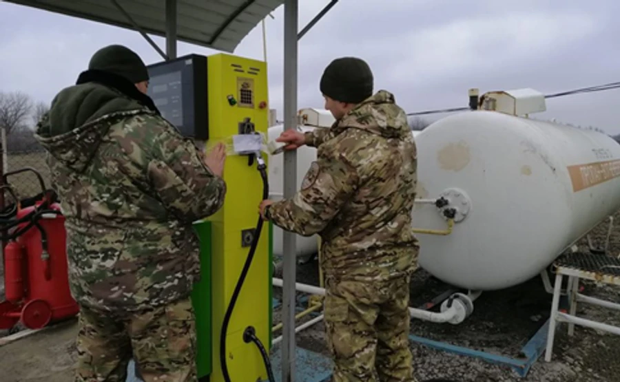 У зоні ООС теж закривають нелегальні заправки