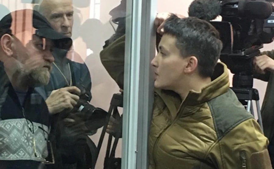 Луценко готов внести представление на Савченко