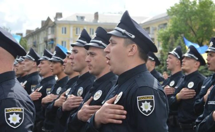 В Краматорске и Славянске стартовала новая полиция