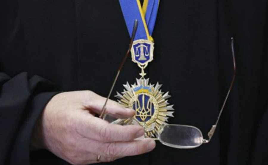 В АП готовится указ об увольнении 28 судей, судивших майдановцев