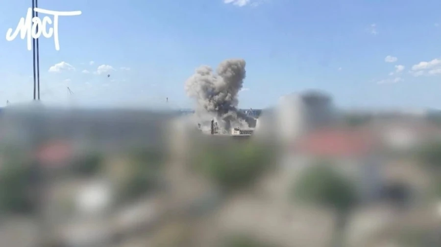 Russians hit Kherson road bridge with airstrike for second time